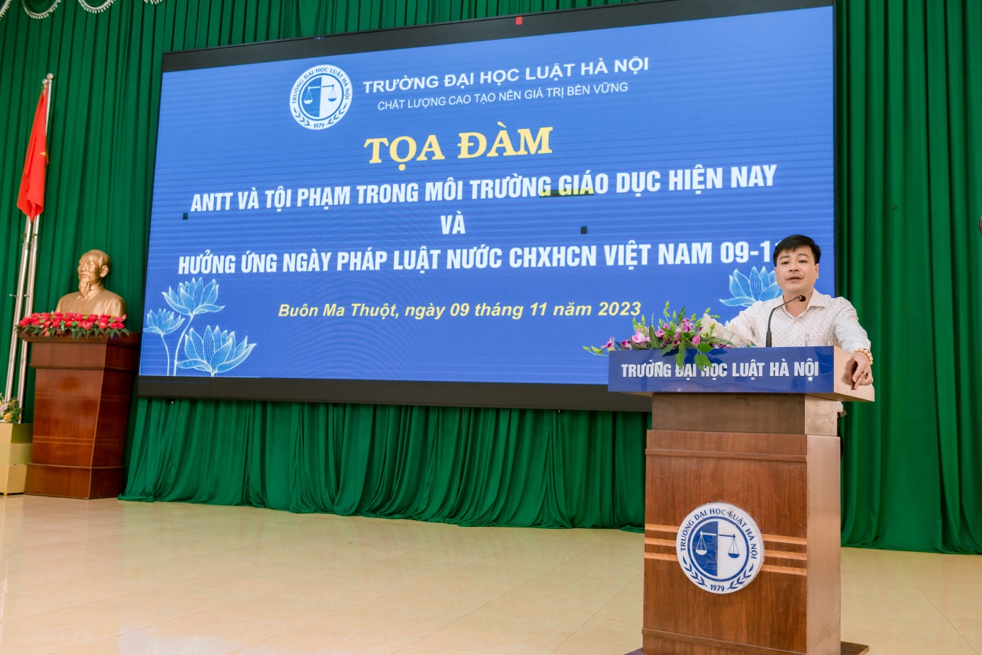 Phân hiệu Trường Đại học Luật Hà Nội tại tỉnh Đắk Lắk tổ chức  Tọa đàm hưởng ứng Ngày Pháp luật nước Cộng hòa xã hội chủ nghĩa  Việt Nam năm 2023 trên địa bàn tỉnh