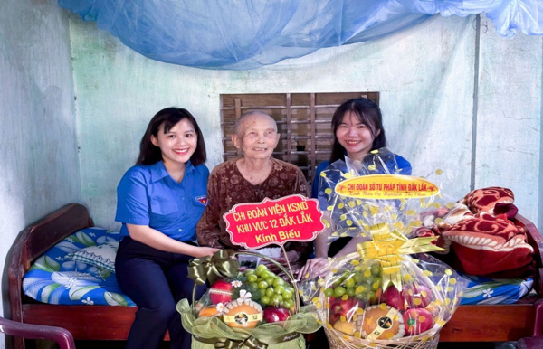 Tháng Bảy tri ân – Tuổi trẻ Sở Tư pháp tiếp nối truyền thống “uống nước nhớ nguồn”.