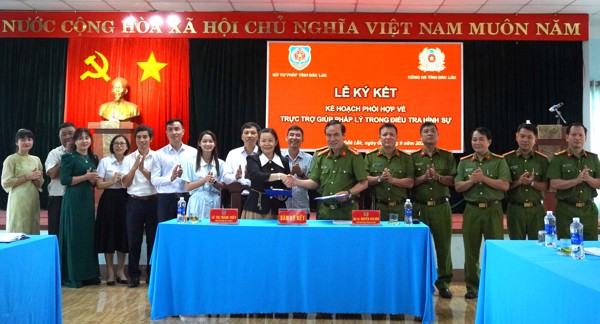 Tổ chức Lễ ký kết Kế hoạch phối hợp về trực trợ giúp pháp lý trong điều tra hình sự trên địa bàn tỉnh Đắk Lắk 