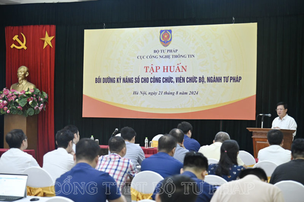Chính phủ ban hành Nghị định 171/2025/NĐ-CP với nhiều điểm mới trong đào tạo, bồi dưỡng công chức