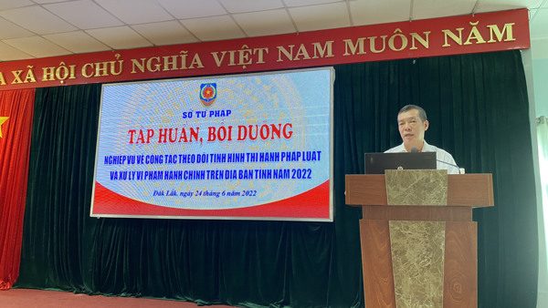 Sở Tư pháp tổ chức hội nghị tập huấn, bồi dưỡng nghiệp vụ về công tác theo dõi tình hình thi hành pháp luật và xử lý vi phạm hành chính trên địa bàn tỉnh năm 2022