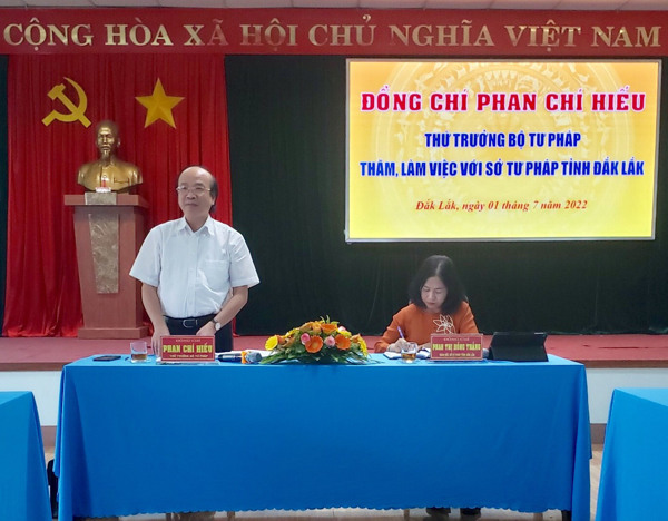 Thứ trưởng Bộ Tư pháp thăm và làm việc tại Sở Tư pháp tỉnh Đắk Lắk