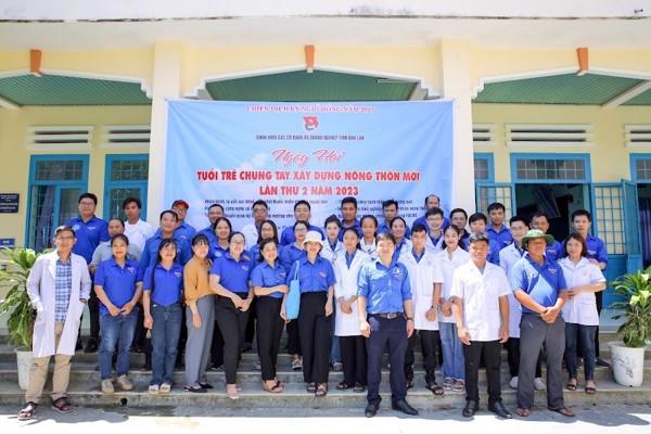 Chi đoàn Sở Tư pháp tham gia đội hình tri thức trẻ trong Ngày hội Tuổi trẻ chung tay xây dựng nông thôn mới lần thứ 2 năm 2023  do Đoàn khối các cơ quan và doanh nghiệp tỉnh tổ chức