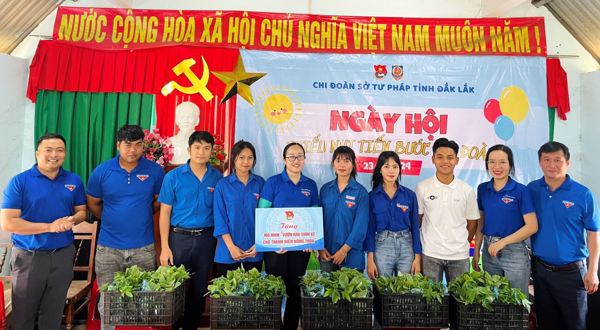 Chi đoàn Sở Tư pháp tổ chức Ngày hội “Thiếu nhi tiến bước lên Đoàn”
