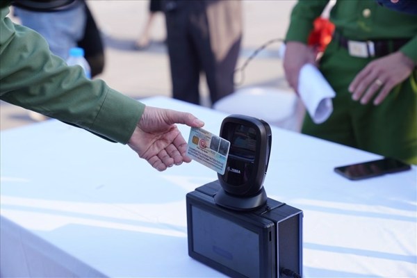 Triển khai sử dụng thẻ Căn cước công dân gắn chip điện tử  và máy quét mã QR