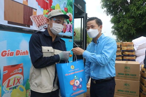 Hỗ trợ bữa ăn dinh dưỡng cho đoàn viên người lao động đang thực hiện “1 cung đường 2 điểm đến”