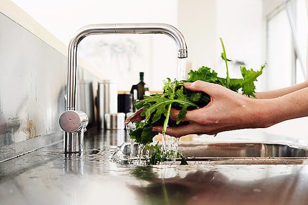 Khẩn trương điều chỉnh giảm giá nước sạch cho người dân bị ảnh hưởng dịch COVID-19