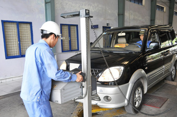 Từ ngày 01/10/2021, đăng kiểm xe ô tô không phải xuất trình giấy chứng nhận bảo hiểm trách nhiệm dân sự