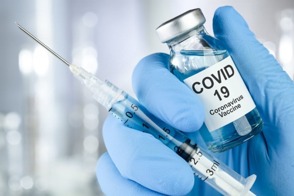 Không tiêm phòng vắc xin phòng COVID-19 cho trẻ dưới 18 tuổi