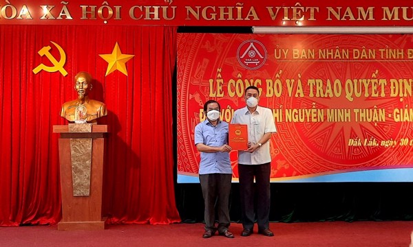 Lễ công bố và trao Quyết định nghỉ hưu đối với Giám đốc Sở Tư pháp tỉnh Đắk Lắk