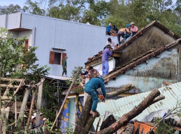  Khẩn trương khắc phục hậu quả bão số 13 và mưa lũ trên địa bàn tỉnh