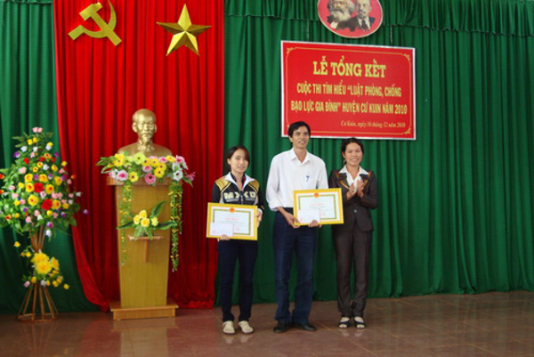 Kết quả Cuộc thi “Tìm hiểu Luật Phòng, chống bạo lực gia đình”  huyện Cư Kuin năm 2010