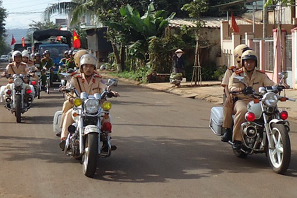  UBND tỉnh chỉ đạo tăng cường thực hiện các giải pháp trọng tâm bảo đảm trật tự an toàn giao thông 
