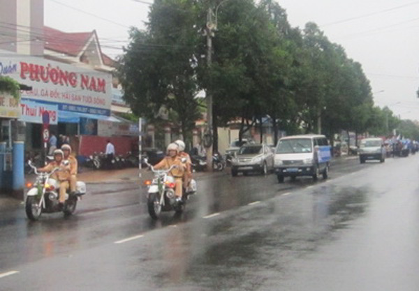 Một số nhiệm vụ, giải pháp trọng tâm trong công tác trật tự an toàn giao thông năm 2012