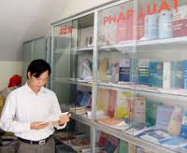 UBND tỉnh ban hành quy chế mới về  xây dựng, quản lý, khai thác Tủ sách pháp luật trên địa bàn tỉnh.