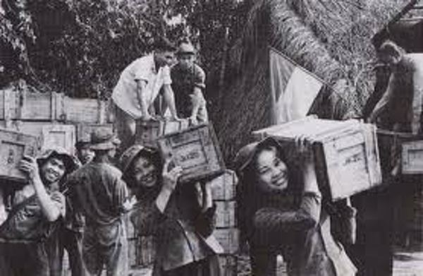 Chính sách mới đối với thanh niên xung phong.