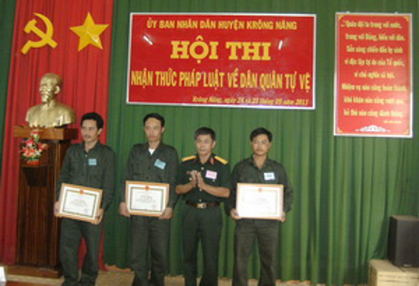 Huyện Krông Năng Tổ chức Hội thi nhận thức pháp luật về dân quân tự vệ năm 2011