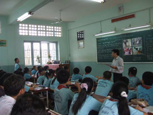 Huyện Cư Kuin ký kết Chương trình phối hợp tăng cường phổ biến, giáo dục pháp luật trong nhà trường