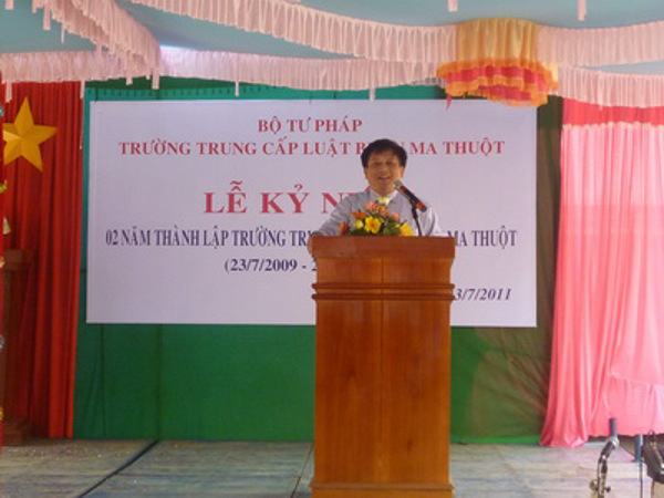 Trường Trung cấp Luật Buôn Ma Thuột kỷ niệm 2 năm thành lập
