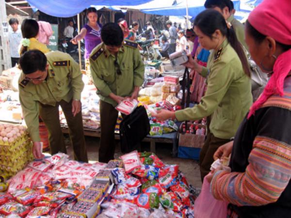 UBND tỉnh chỉ thị đẩy mạnh đấu tranh chống buôn lậu, hàng giả và gian lận thương mại