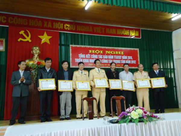 Ban an toàn giao thông tỉnh tổng kết công tác đảm bảo trật tự an toàn giao thông năm 2011, triển khai nhiệm vụ công tác năm 2012