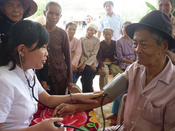 Quy định mới về khám, chữa bệnh cho người nghèo 