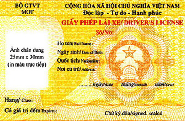 Từ ngày 01/7/2012, cấp Giấy phép lái xe bằng vật liệu PET