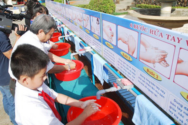 Thủ tướng Chính phủ chỉ đạo: Tăng cường công tác phòng, chống dịch cúm A (H5N1) ở người, bệnh tay chân miệng và sốt xuất huyết