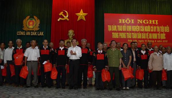 Quy định mới về chính sách đối với người có uy tín trong vùng đồng bào dân tộc thiểu số