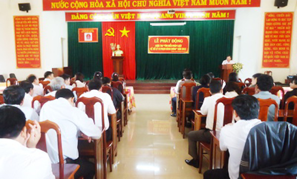 UBND huyện Cư Kuin tổ chức Lễ phát động Cuộc thi “Tìm hiểu pháp luật về xử lý vi phạm hành chính” năm 2013