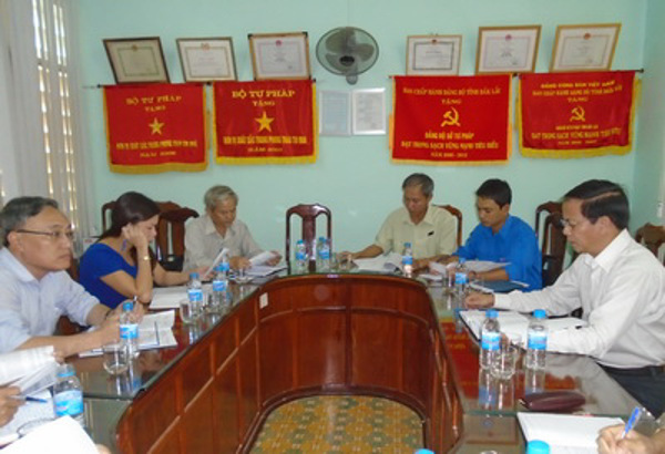 Họp Ban Tổ chức Cuộc thi viết “Tìm hiểu Hiến pháp nước Cộng hòa xã hội chủ nghĩa Việt Nam”