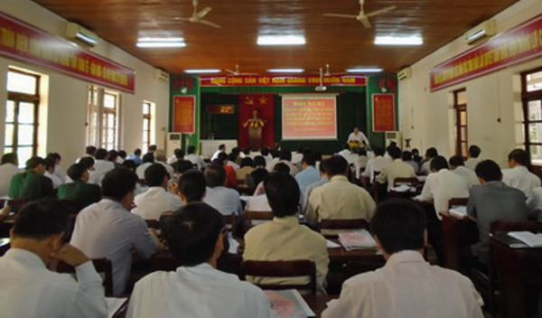 UBND tỉnh tổ chức Hội nghị hưởng ứng Ngày Pháp luật Việt Nam, phát động Cuộc thi viết tìm hiểu Hiến pháp năm 2013 và phổ biến, quán triệt 11 Luật mới ban hành