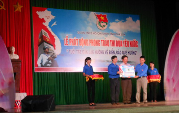 Tuổi trẻ Đắk Lắk hướng về biển, đảo quê hương