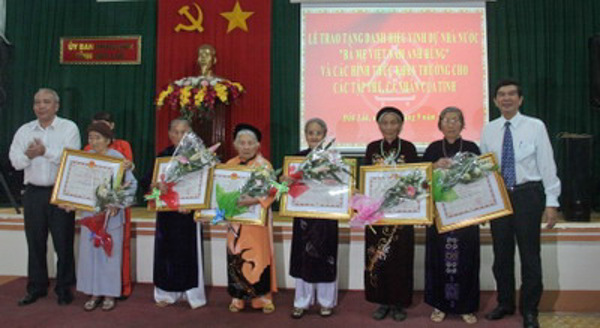  Đắk Lắk tổ chức Lễ trao tặng danh hiệu vinh dự “Bà Mẹ Việt Nam Anh hùng” và các hình thức khen thưởng cho các tập thể, cá nhân có thành tích xuất sắc của tỉnh