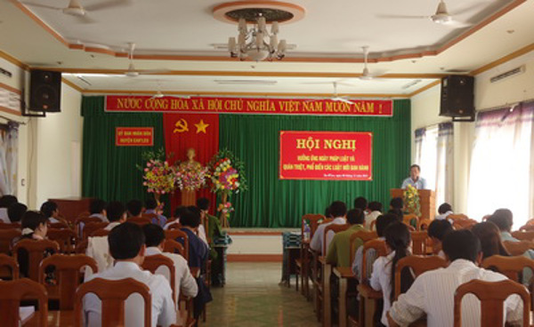 Huyện Ea H’leo tổ chức Hội nghị hưởng ứng Ngày Pháp luật năm 2015