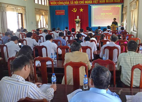 Ủy ban nhân dân thị xã Buôn Hồ tổ chức Hội nghị hưởng ứng “Ngày Pháp luật nước Cộng hòa xã hội chủ nghĩa Việt Nam” năm 2015