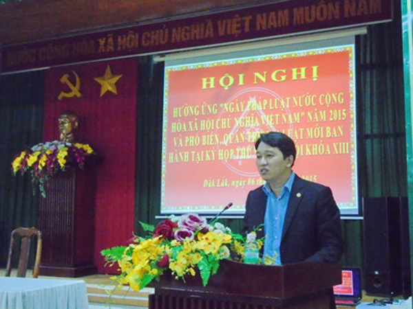 UBND tỉnh tổ chức Hội nghị hưởng ứng Ngày Pháp luật nước Cộng hòa xã hội chủ nghĩa Việt Nam năm 2015 và phổ biến, quán triệt 11 luật mới ban hành tại kỳ họp thứ 9, Quốc hội khóa XIII