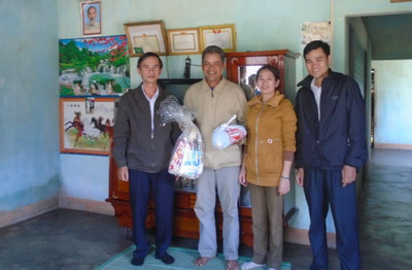 Mức chi quà tặng cho các tập thể, cá nhân dịp Tết Nguyên đán Ất Mùi năm 2015 trên địa bàn tỉnh Đắk Lắk