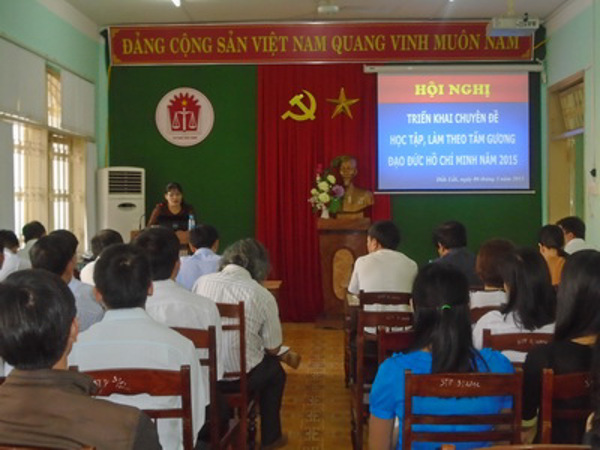 Đảng ủy Sở Tư pháp tổ chức Hội nghị triển khai chuyên đề “Học tập và làm theo tấm gương đạo đức Hồ Chí Minh” năm 2015
