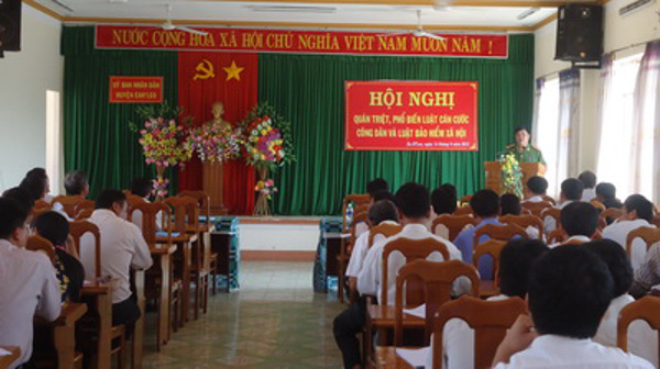Phòng Tư pháp, Liên đoàn Lao động huyện Ea H’leo phối hợp phổ biến pháp luật cho cán bộ, công chức, viên chức, đoàn viên công đoàn