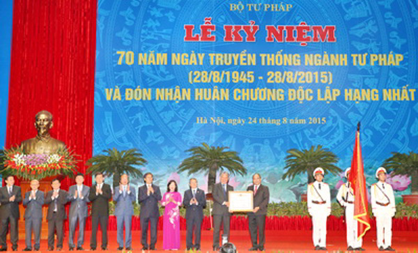 Thư của đồng chí Hà Hùng Cường, Ủy viên Trung ương Đảng, Bí thư Ban Cán sự Đảng, Bộ trưởng Bộ Tư pháp gửi cán bộ, công chức, viên chức, người lao động ngành Tư pháp nhân dịp kỷ niệm 70 năm Ngày truyền thống của Ngành (28/8/1945 - 28/8/2015)