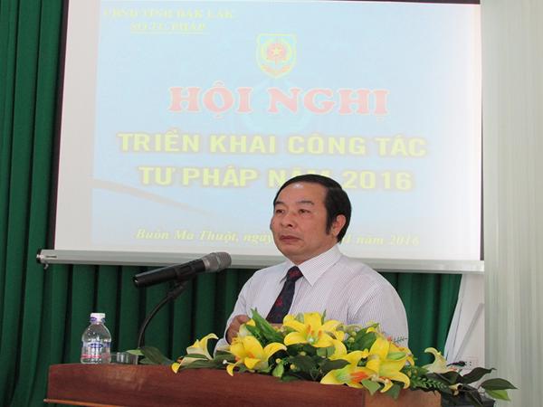  Đồng chí Nguyễn Minh Thuận - Tỉnh ủy viên, Giám đốc Sở Tư pháp phát biểu chỉ đạo tại Hội nghị triển khai công tác Tư pháp năm 2016