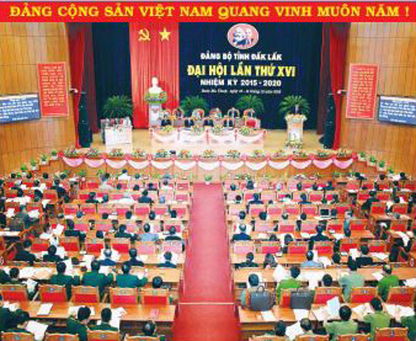 Ngành Tư pháp nỗ lực phấn đầu, góp phần hoàn thành các chỉ tiêu phát triển kinh tế - xã hội của tỉnh năm 2016 (Phan Thị Hồng Thắng, Chánh Văn phòng Sở Tư pháp)