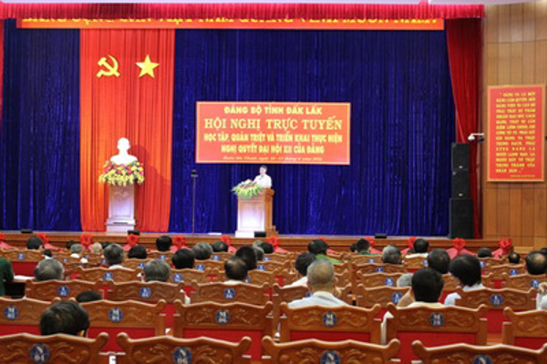 Thủ tướng Chính phủ phát động thi đua thực hiện thắng lợi nhiệm vụ phát triển kinh tế - xã hội theo tinh thần Nghị quyết Đại hội đại biểu toàn quốc  lần thứ XII của Đảng