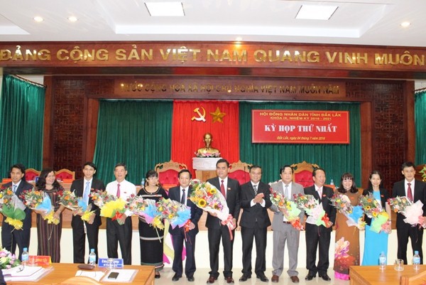 Các chức danh chủ chốt của HĐND, UBND tỉnh trúng cử tại Kỳ họp thứ nhất HĐND tỉnh khóa IX