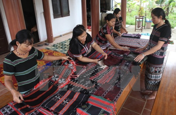 Chính phủ ban hành Nghị quyết đẩy mạnh phát triển nguồn nhân lực các dân tộc thiểu số giai đoạn 2016 - 2020, định hướng đến năm 2030