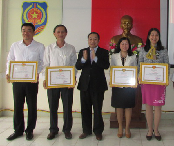 Hội nghị tổng kết công tác xây dựng Đảng năm 2016, triển khai nhiệm vụ năm 2017