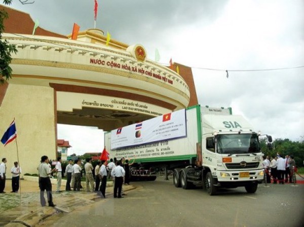 Bộ trưởng Bộ Công Thương ban hành Thông tư quy định chi tiết hàng hóa mua bán, trao đổi qua cửa khẩu phụ, lối mở biên giới của thương nhân