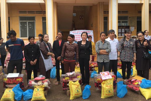 Quyết định số 25/2018/QĐ-TTg: Bãi bỏ chính sách hỗ trợ trực tiếp cho người dân thuộc hộ nghèo ở vùng khó khăn