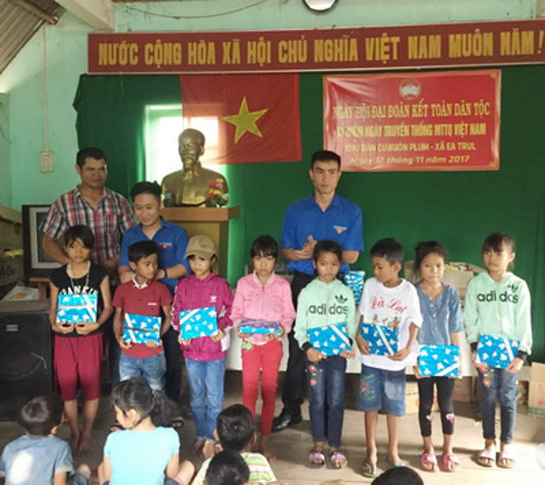 Sở Tư pháp tổ chức ngày Quốc tế thiếu nhi 01/6 tại buôn kết nghĩa